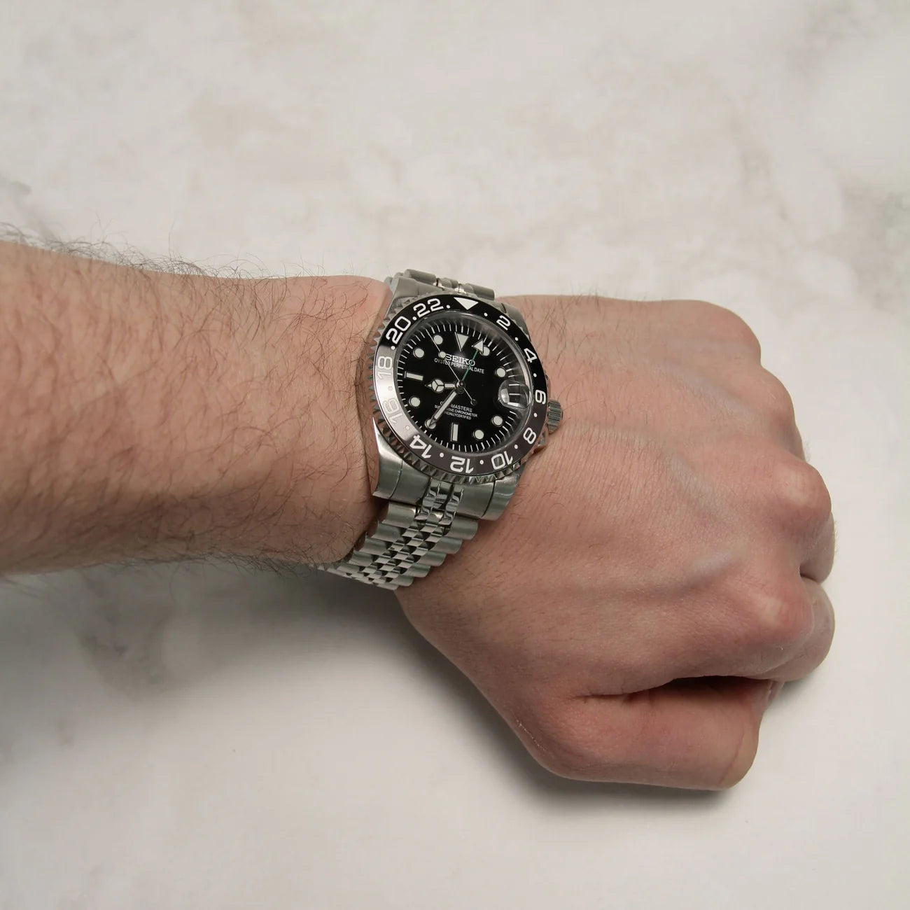 Relógio Seiko Mod GMT "Bruce Wayne" Black Grey 40mm